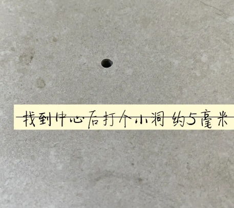 克东瓷砖空鼓维修公司专业解答在瓷砖铺贴过程中，如果砂料搅拌不均匀，将会带来以下问题